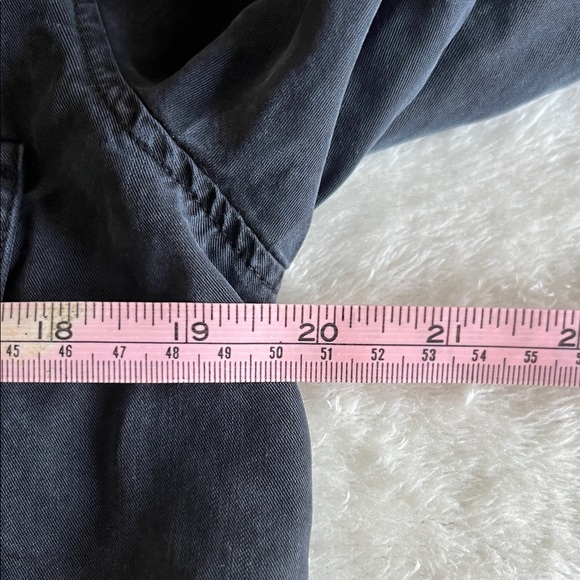 Babaton (Aritzia) 100% Lyocell Classic Black Button-Up Lightweight Shirt Size S - Picture 9 of 12